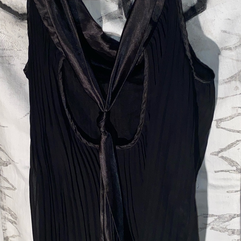 Black Sleeveless Silky Too
